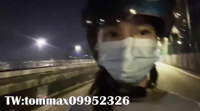 极品户外天体露出女神『tommax』和闺蜜野外全裸露出，极品身材和自然融为一体玩的就是紧张刺激！上 (4)